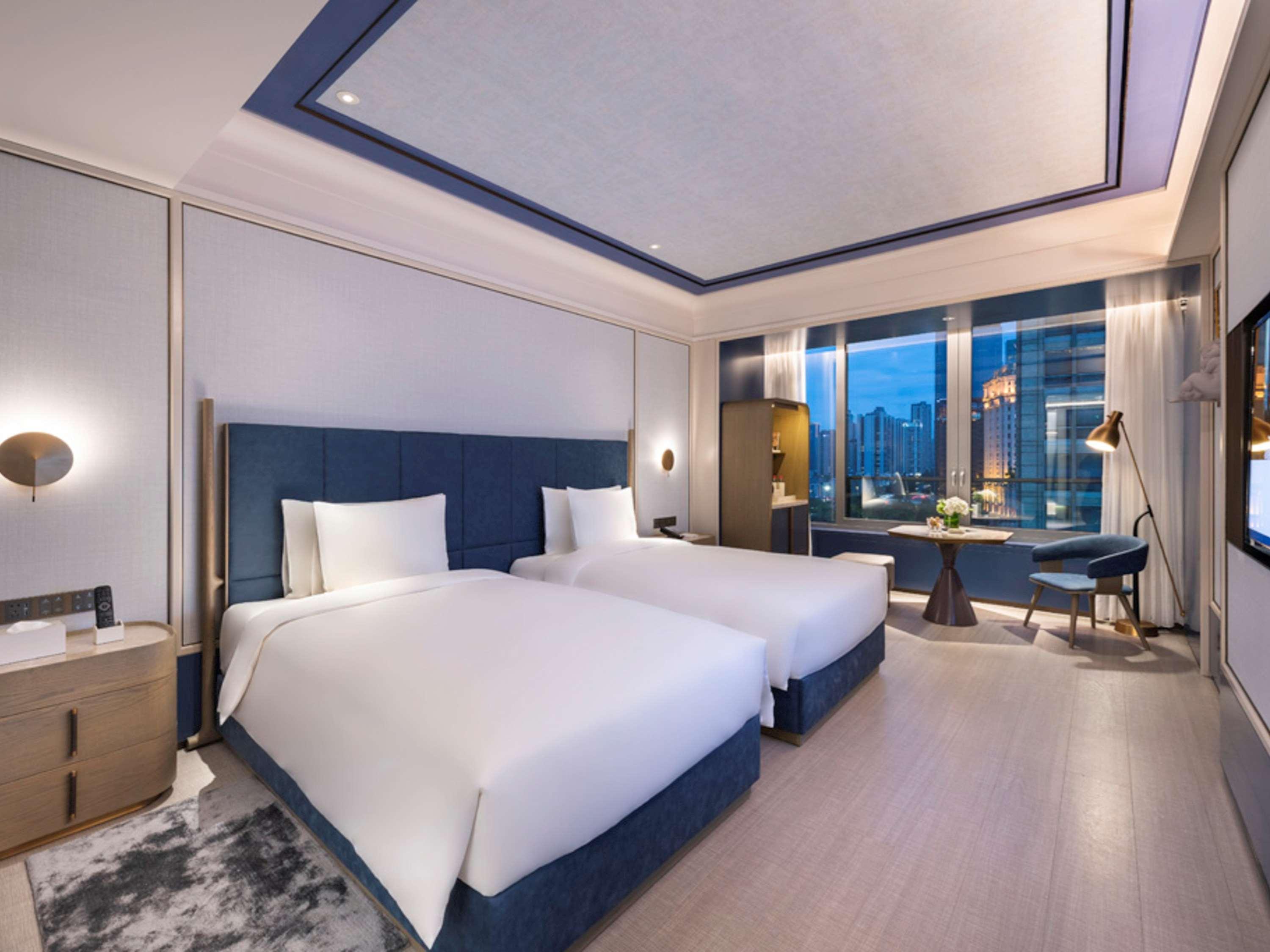 แกรนด์ เมอร์เคียว กวางโจว จูเจียง Hotel ภายนอก รูปภาพ