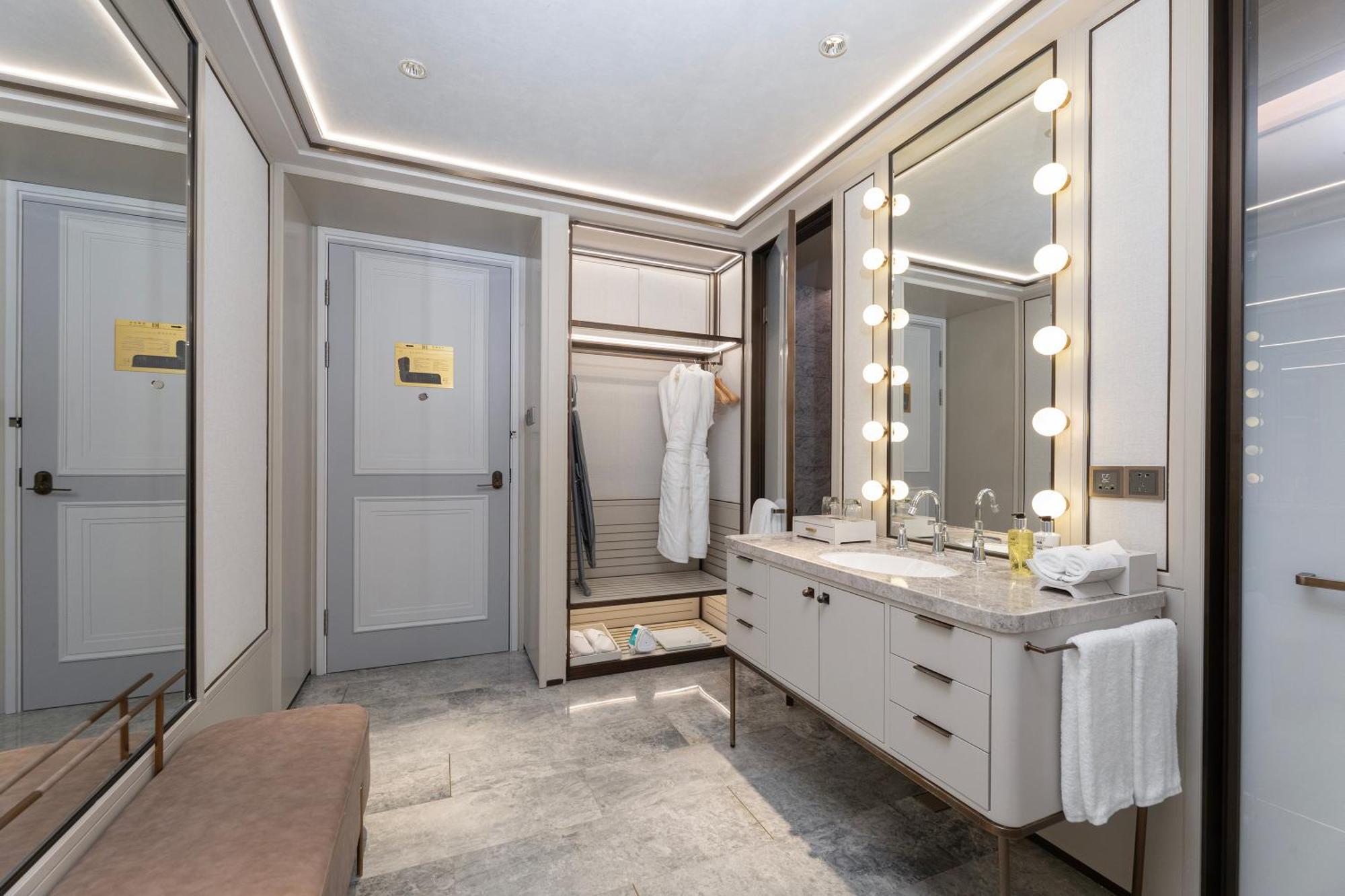 แกรนด์ เมอร์เคียว กวางโจว จูเจียง Hotel ภายนอก รูปภาพ