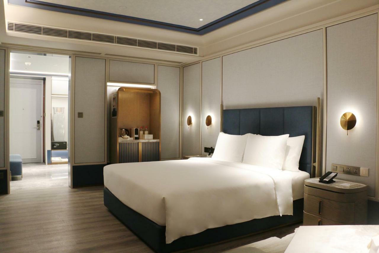 แกรนด์ เมอร์เคียว กวางโจว จูเจียง Hotel ภายนอก รูปภาพ